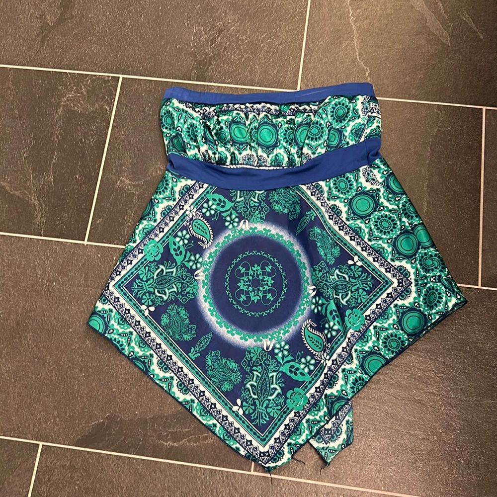 Banded flowy top